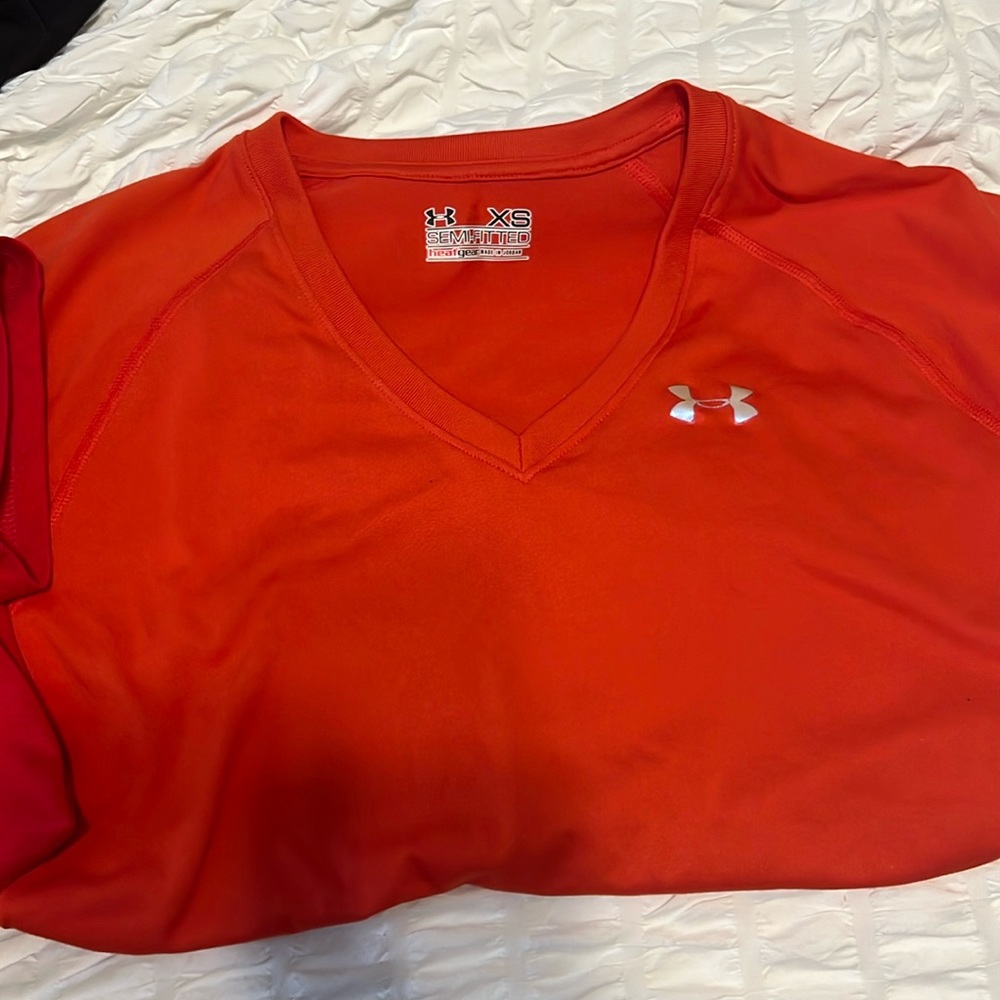 Women’s UA T shirt